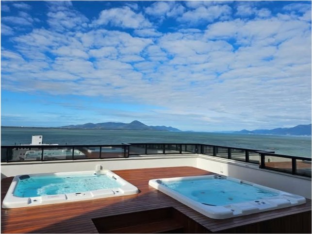 Solárium com jacuzzi